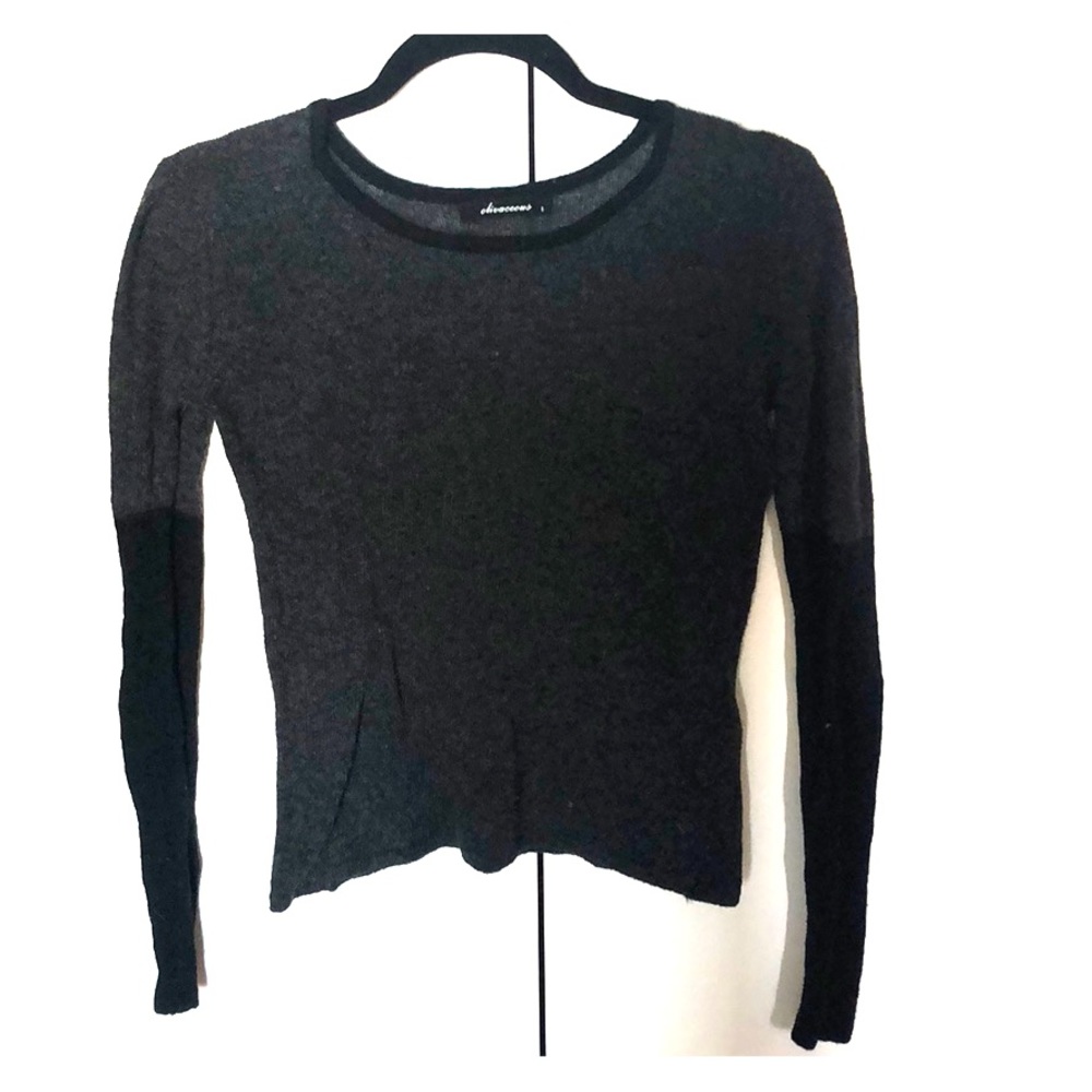 Grey/Black sleeve knit sweater tee